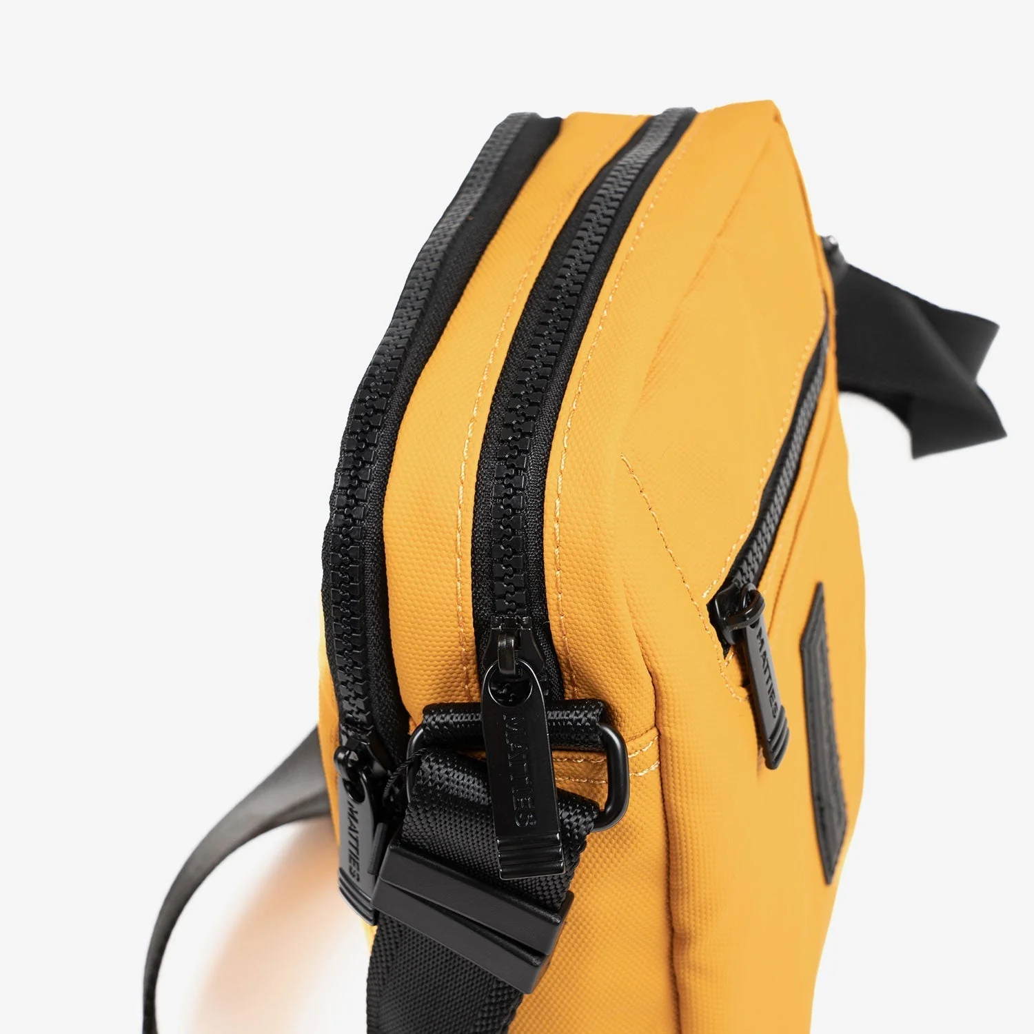 BOLSO BANDOLERA PARA HOMBRE, COLECCIÓN COATED NYLON. 17.5x22x07 cm - Image 8